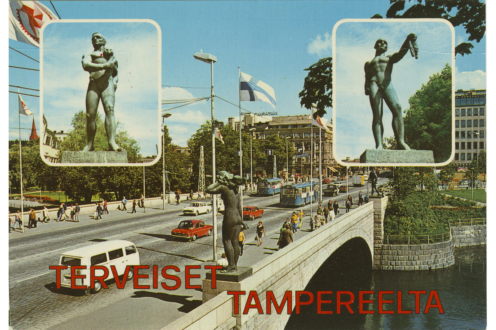 Vaakamallinen paikkakuntapostikortti Tampereelta, jossa pääkuvassa Hämeensillan liikenne autoinen, kävelijöineen ja johdinautoinen, keskellä Suomen lippu tangossa liehumassa. Pikkukuvissa yläreunassa Hämeensillan Pirkkalaisveistoksista Eränkävijä ja Kauppias. Postikortin alhaalla teksti punaisella Terveiset Tampereelta.