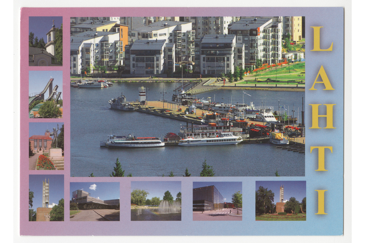 Vaakamallinen postikortti, jossa on vasemmalla puolella ja alhaalla pikkukuvia Lahden erilaisista maamerkeistä, isossa kuvassa järvimaisema kaupunkiin päin, oikealla keltaisella teksti Lahti.