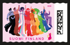 värikkäitä ihmisiä kulkueessa